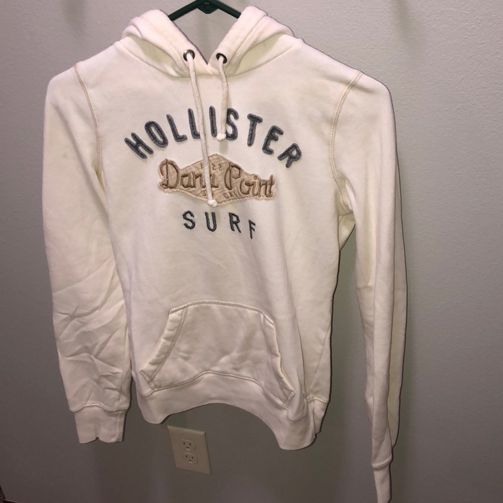 Hollister cream colored sweatshirt Great condition - Picture 1 of 1